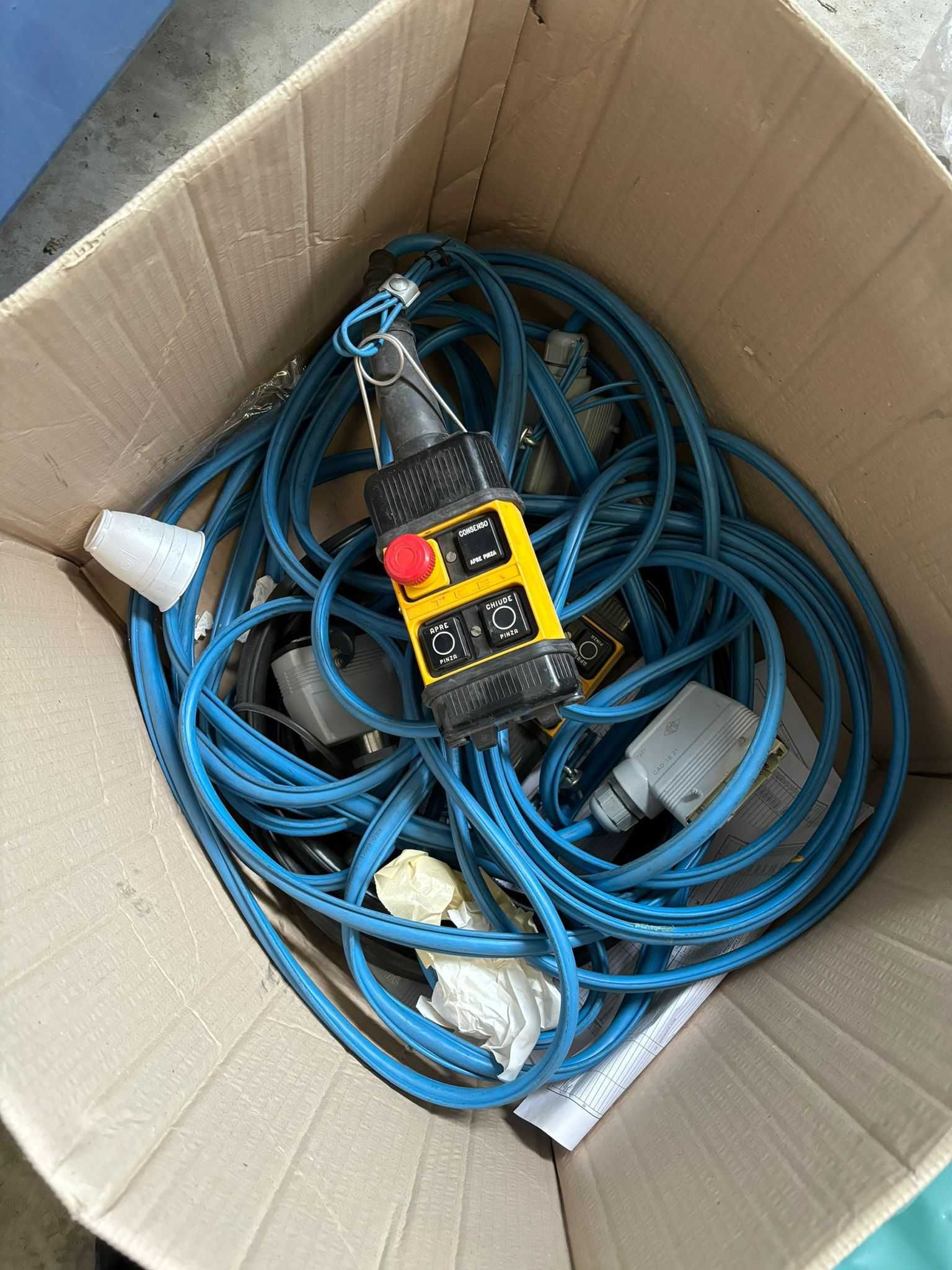 szt. 2 suwnica bramowa 20T i 30T - rozstaw 11 m.+4,6 m.