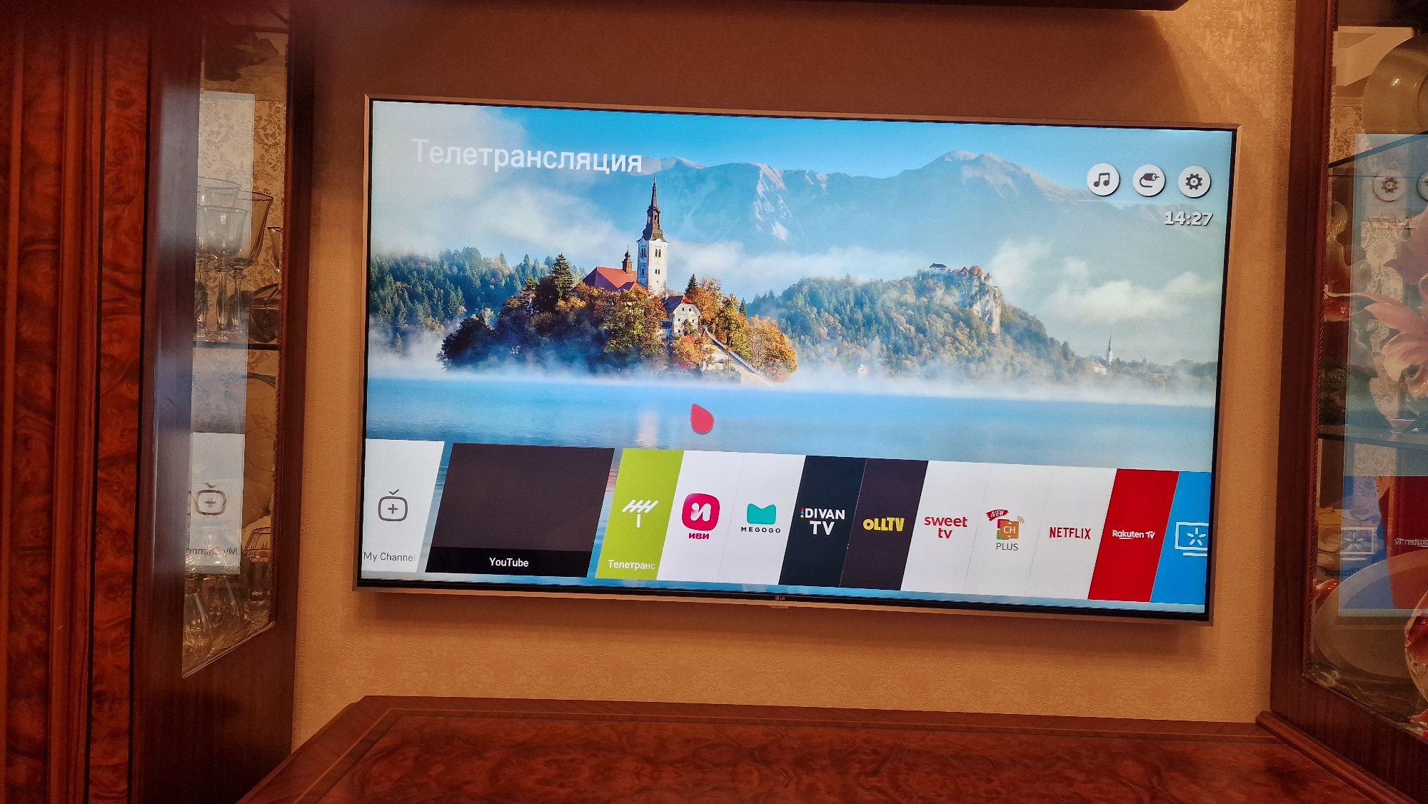 Продам б/у телевизор LG 55 SJ 81