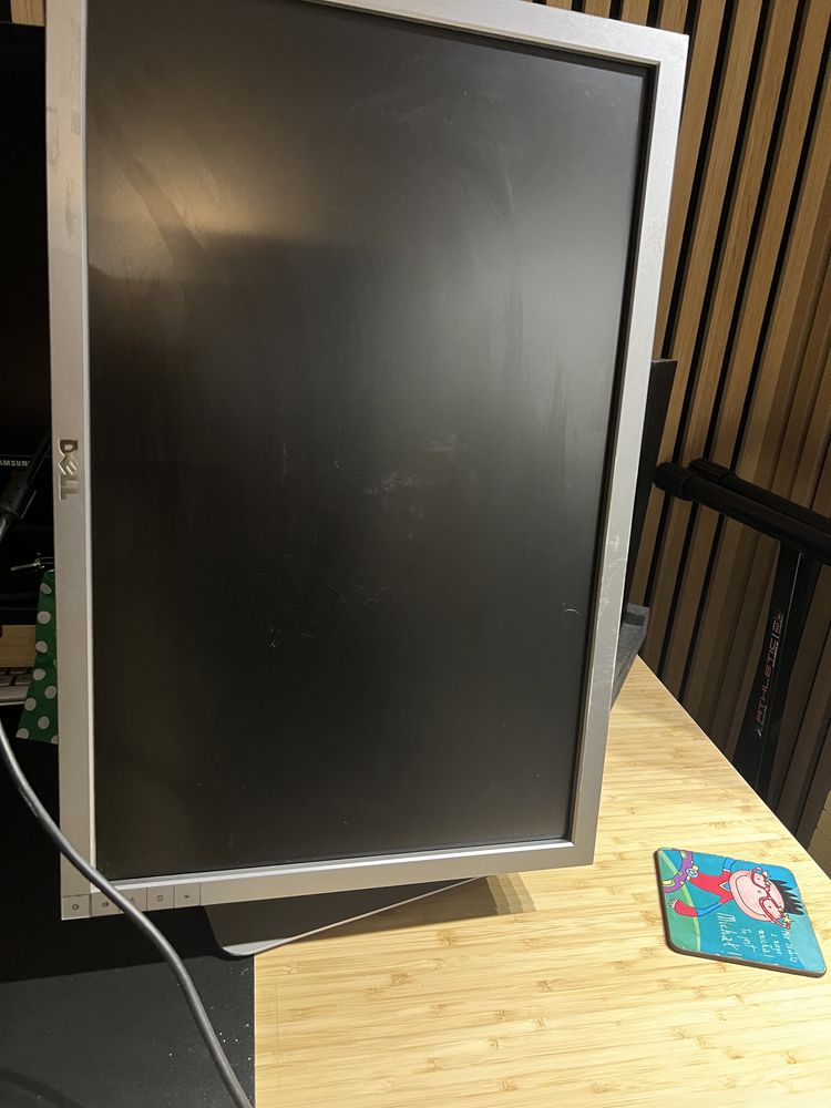 Biurowy monitor Dell 24 cale funkcja Pivot