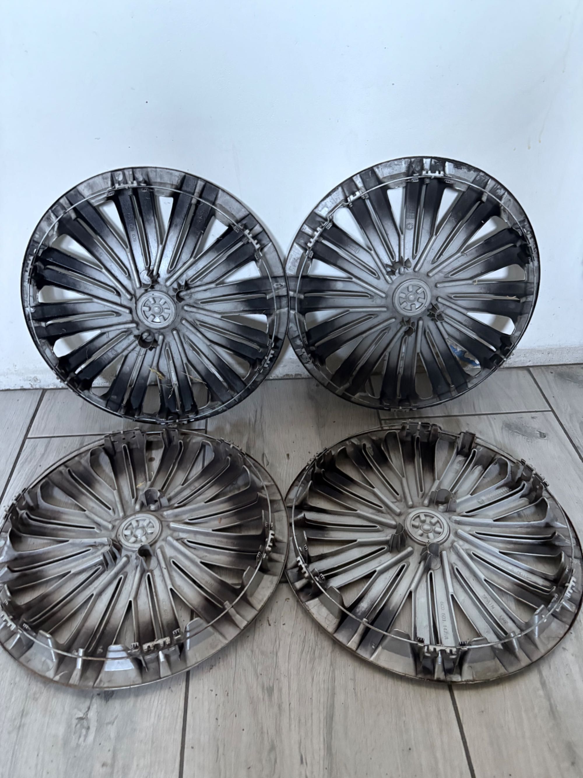 Sprzedam oryginalne kołpaczki 15 cali vw w bardzo dobrym stanie il