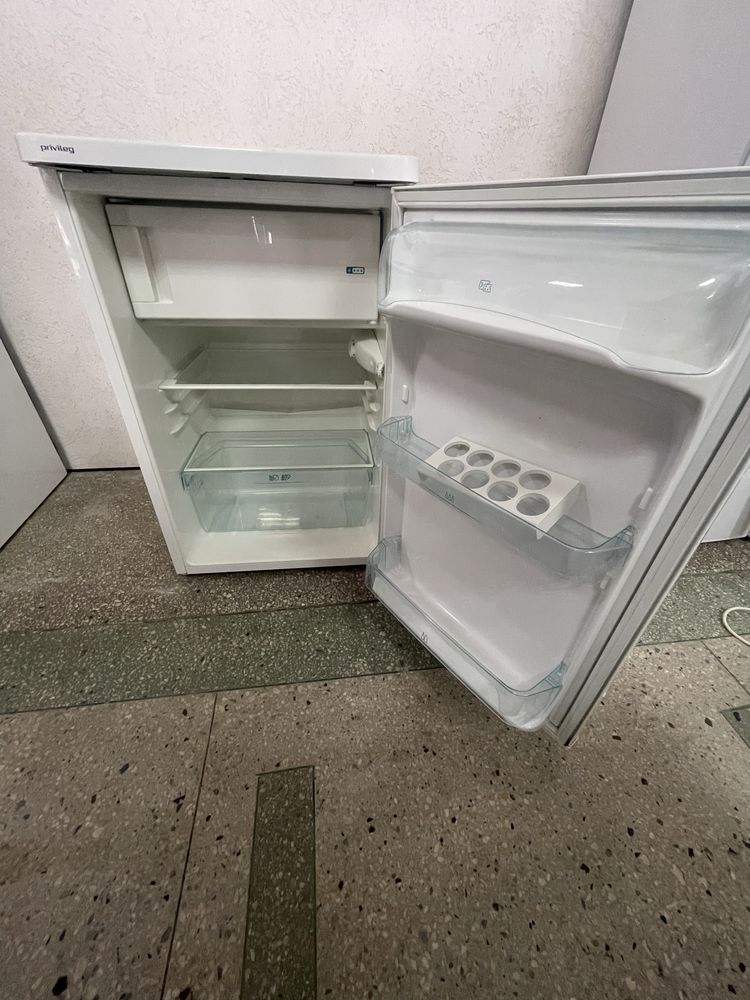Холодильник 85 см Privileg