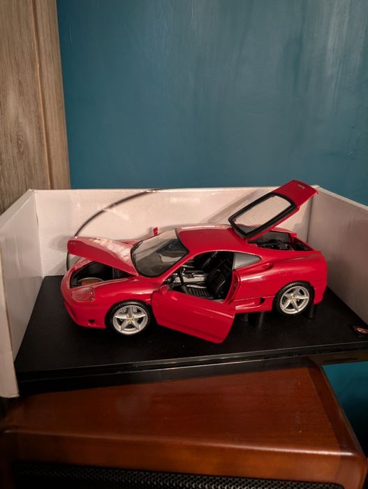 Ferrari 360 Modena Hot wheels skala 1:18