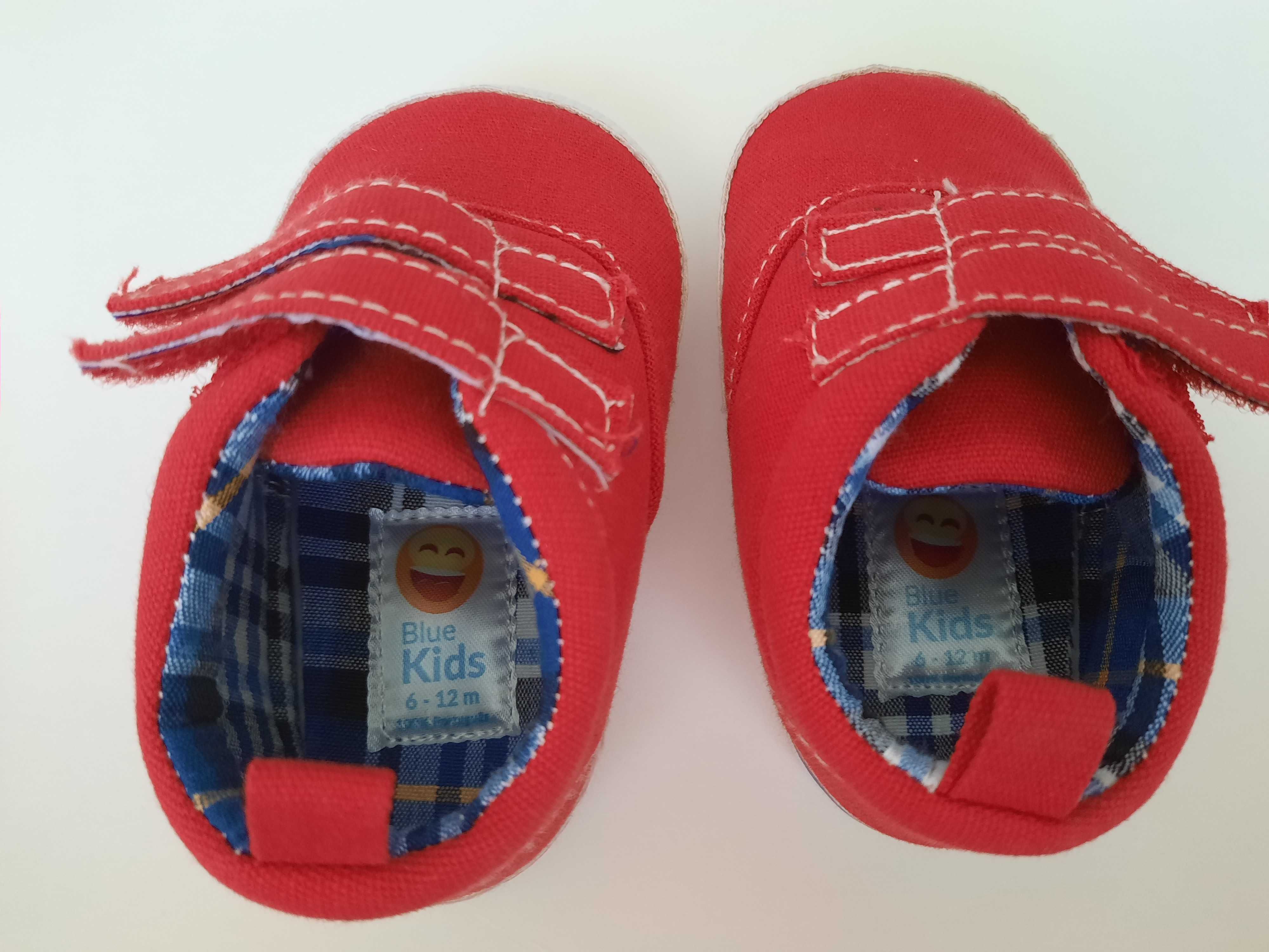 Sapato recém-nascido vermelho