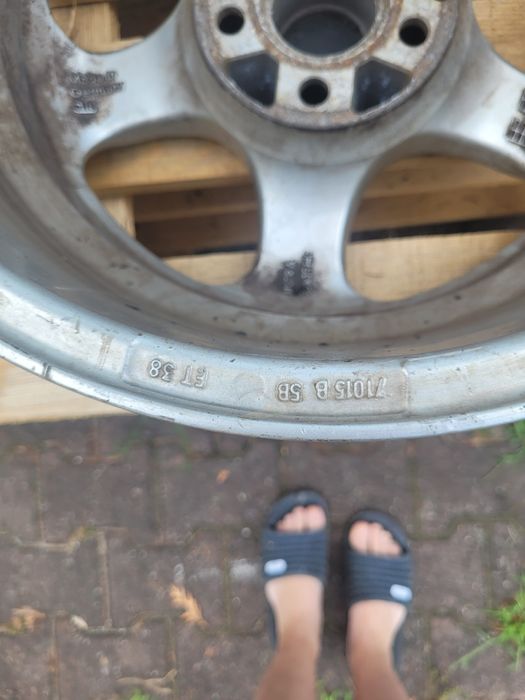 Mam na sprzedaż felgi 15 cali na 5 śrub