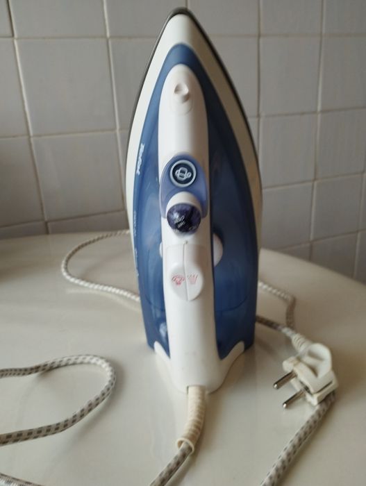 Продається праска TEFALmod.FV1220 б/у Дуже хорошої якості, ціна 1000гр