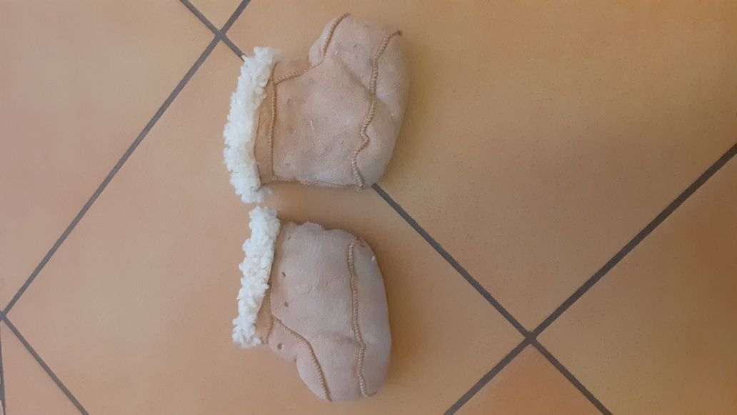 Kapcie onuce niemowlęce dziecięce skóra