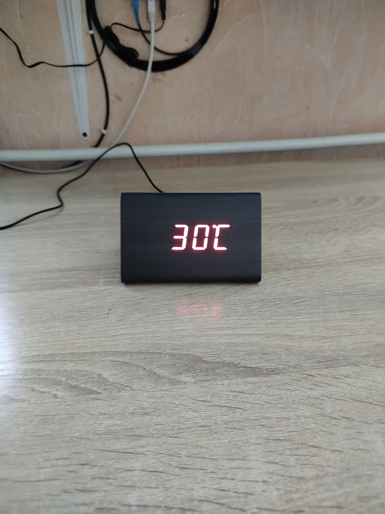 Часы электронные.