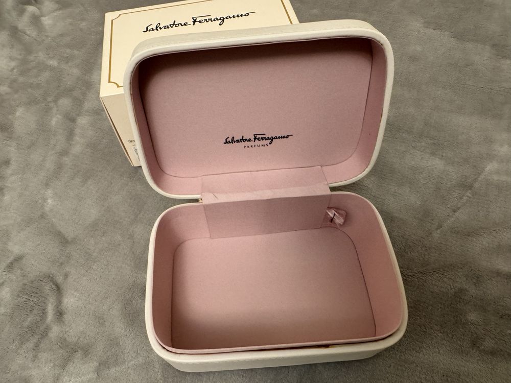 Продам новве косметички Salvatore Ferragamo, Lancome