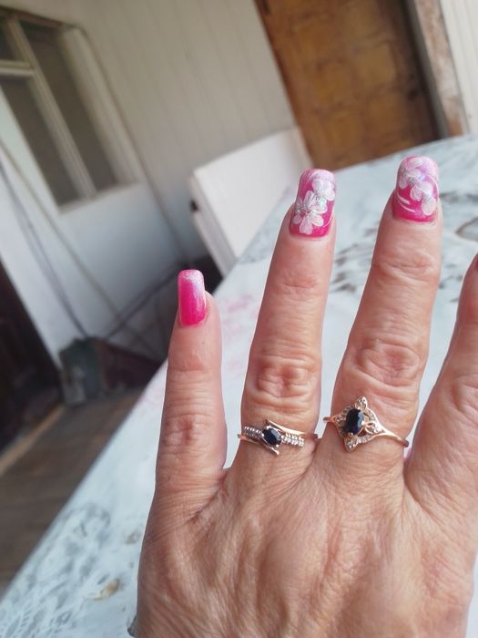 Золото бриллианты колечки сапфиры