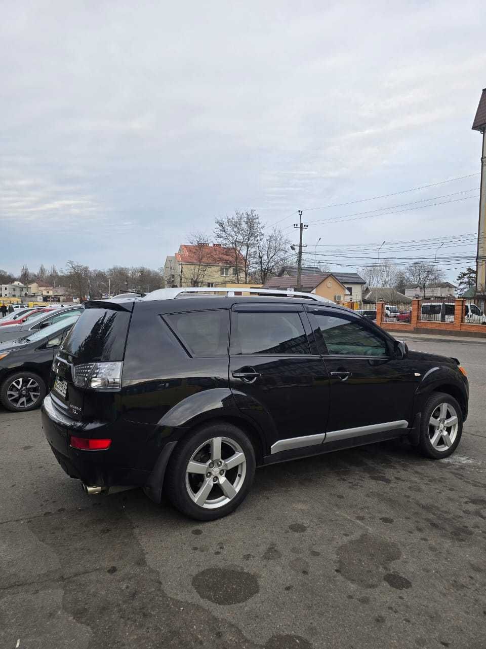 автомобіль Міцубіші