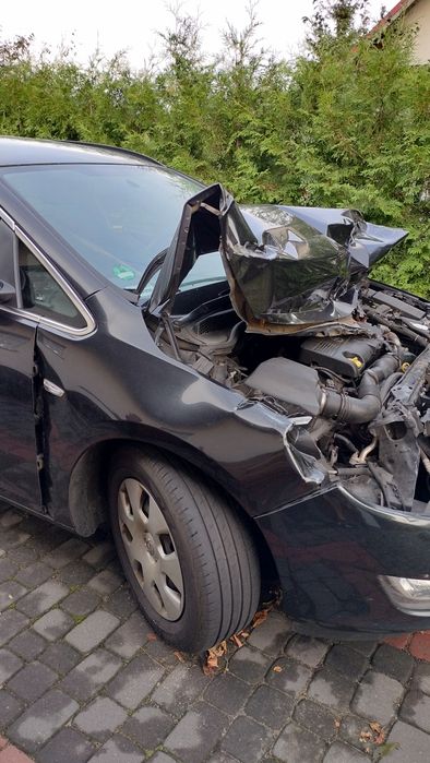 Opel Astra J 2011