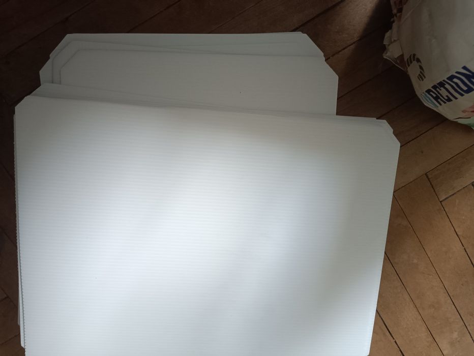 Przekładki do kartonów plastikowe