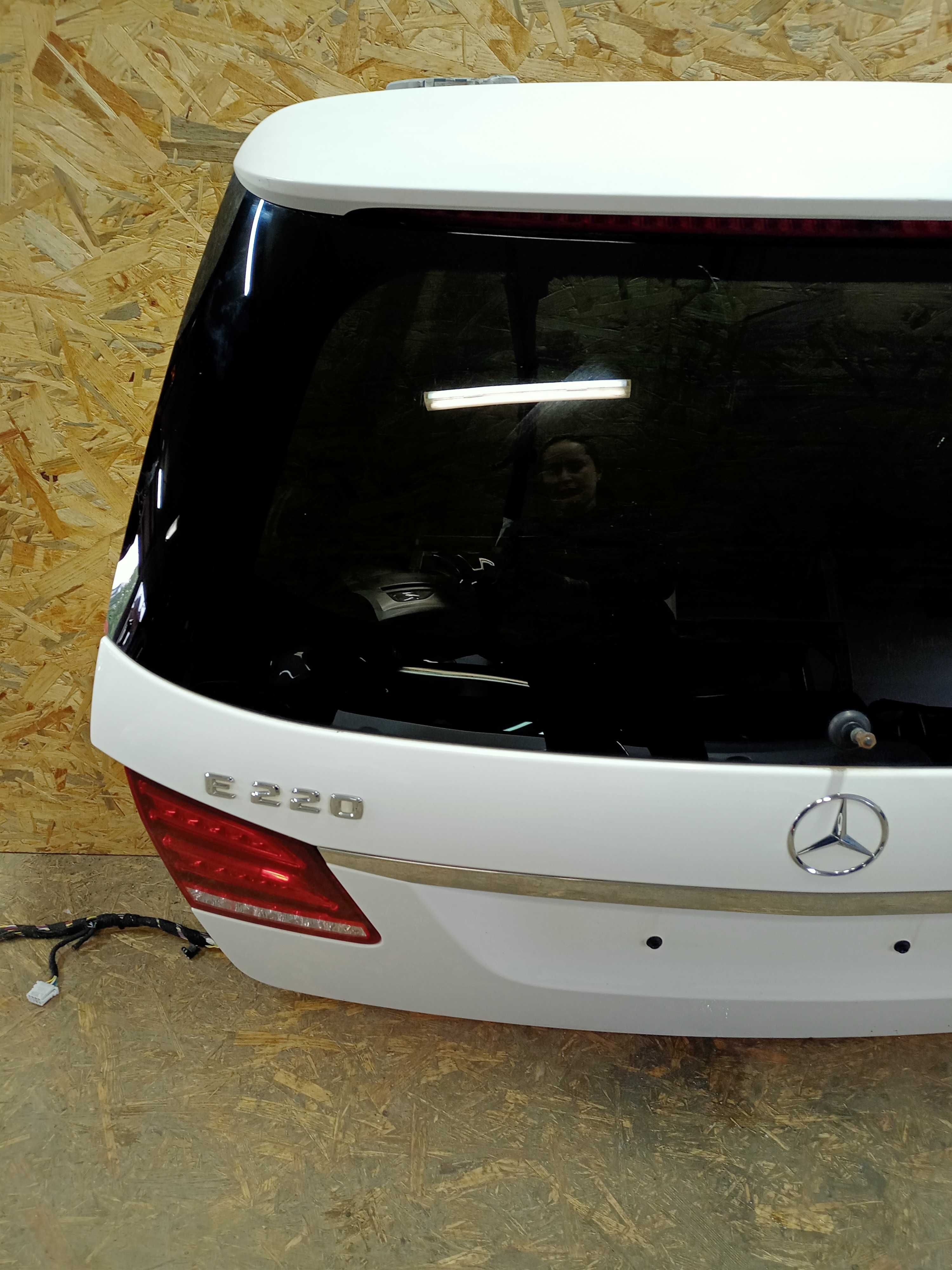 Mercedes W212 FL lift kombi klapa bagażnika tył tylna C149 oryginał