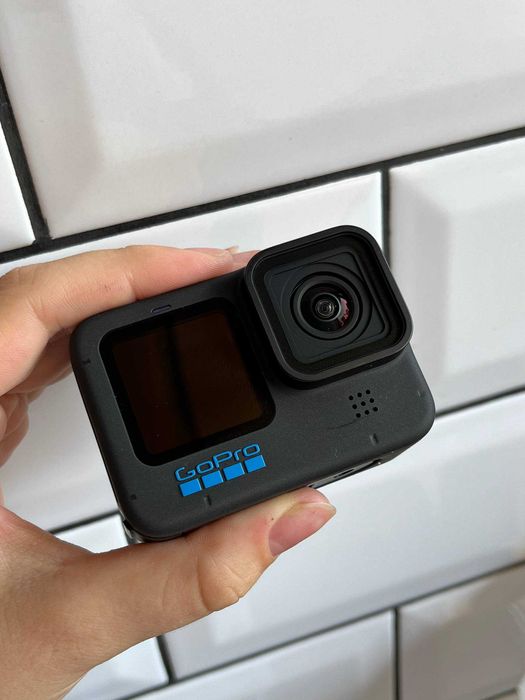 Екшн-камера GoPro HERO 11 вже з картою пам'яті.