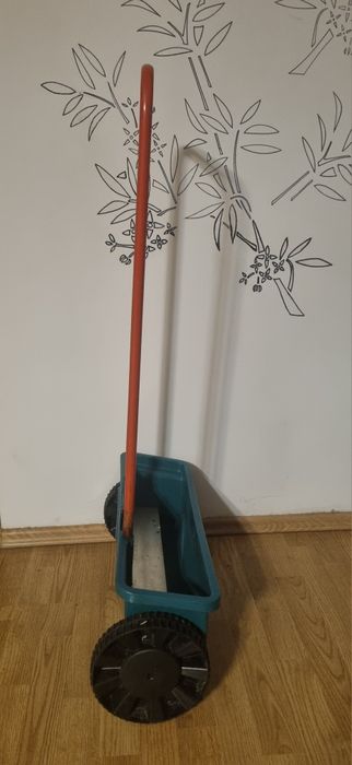 Siewnik do trawy nawozu ogrodowy regulowany Meister