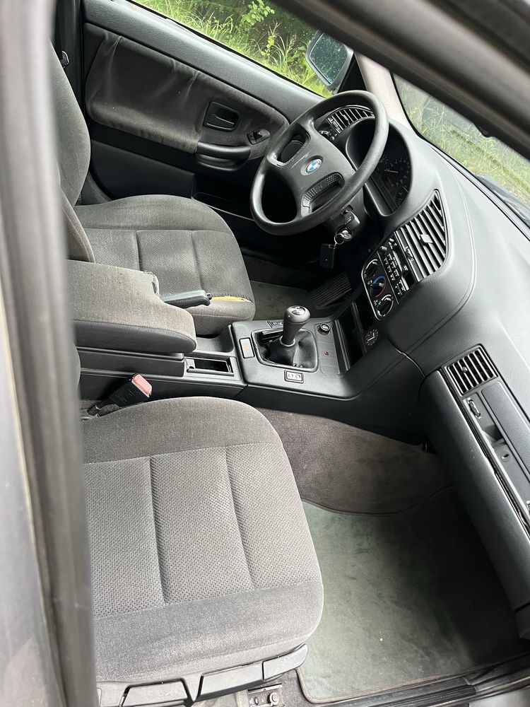 Bmw e36 318 niski przebieg 140tys km klasyk