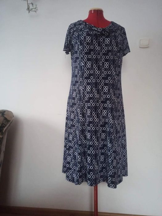 Sukienka granatowo biała r 48