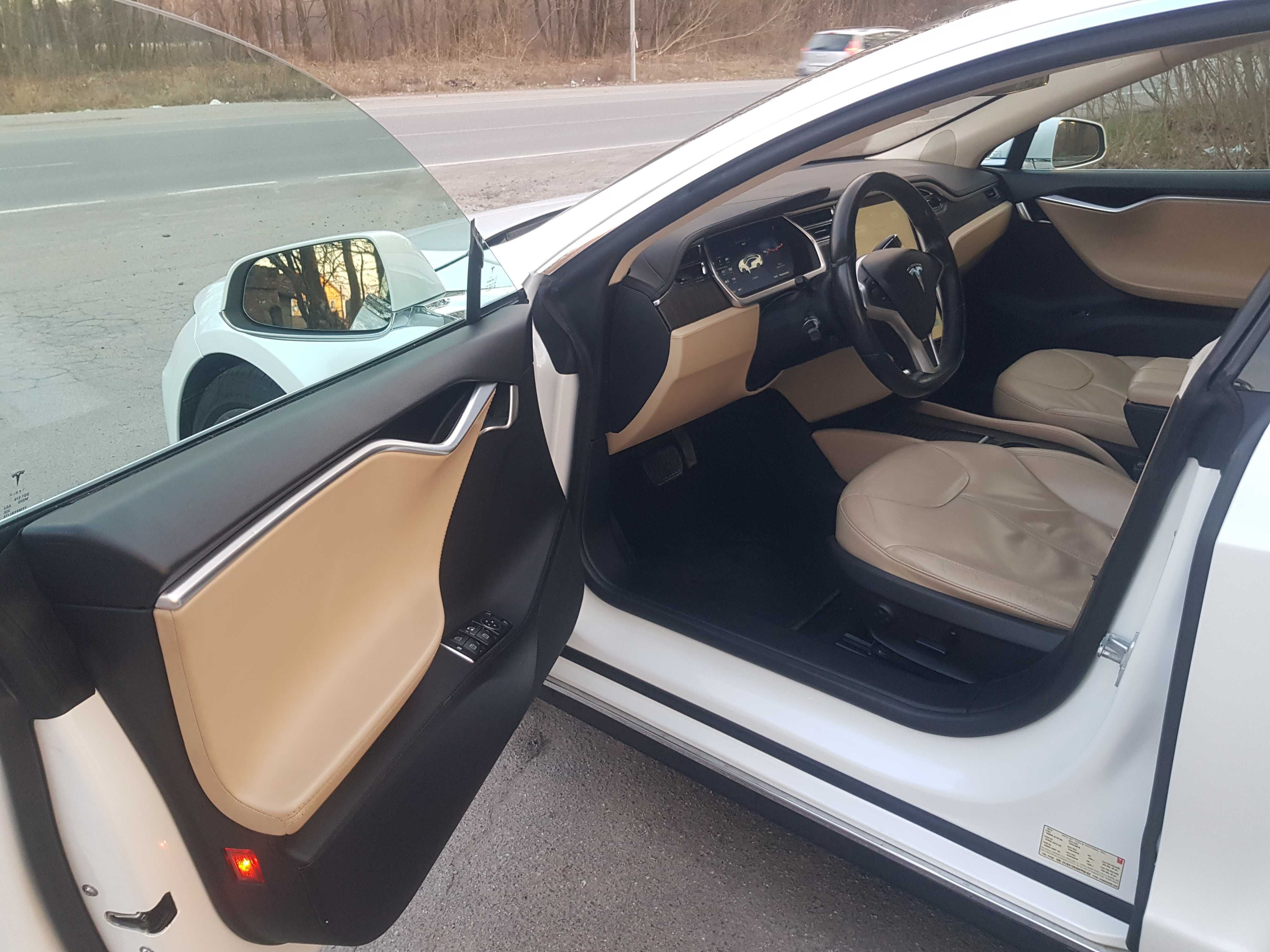 Продам Tesla Model S 85 2013 (intel)