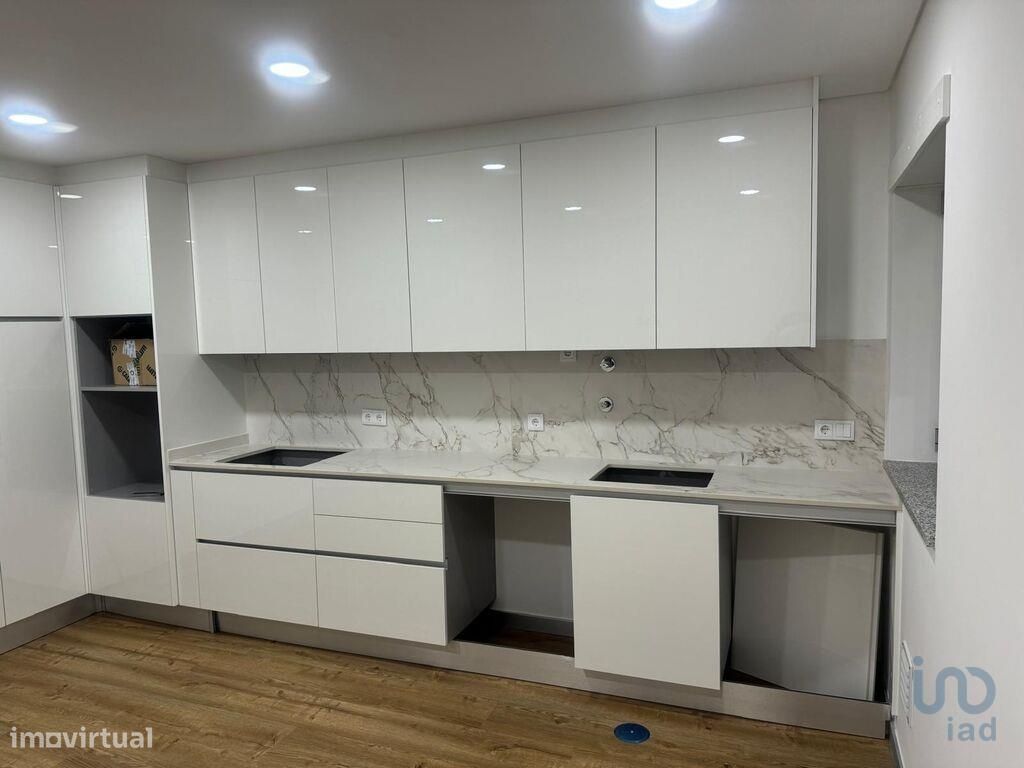 Apartamento T3 em Carregal do sal de 202,00 m2