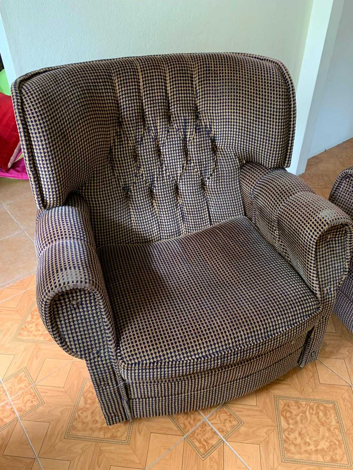OPORTUNIDADE: Conjunto de 3 SOFÁS (2 poltronas + sofá de 3 lugares)