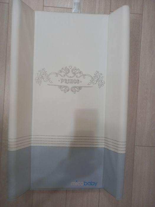 Дитячий пелинальний столик