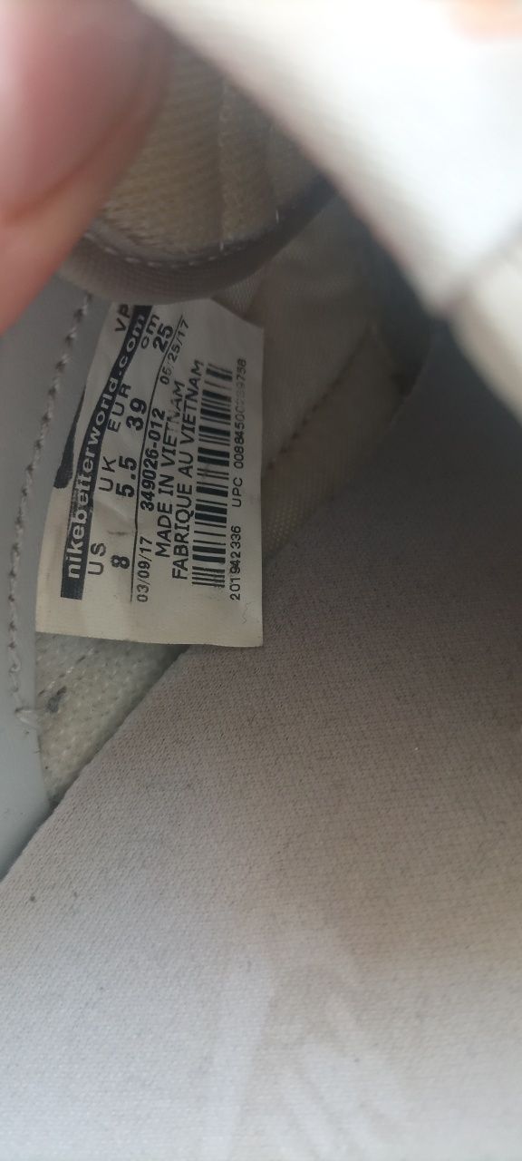 Sprzedam buty Nike damskie 39