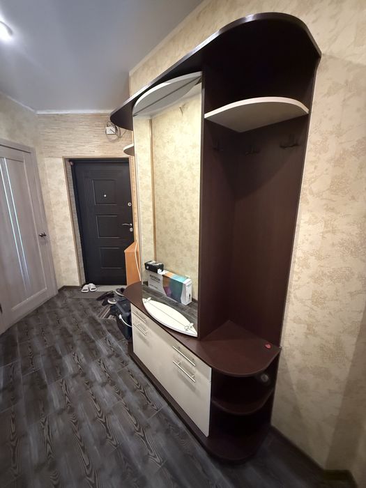 Шафа для верхнього одягу