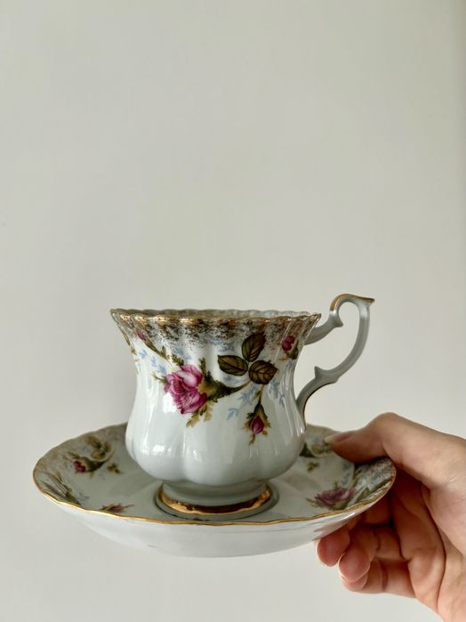 Serwis obiadowy i kawowy Chodzież- Iwona Złota Róża-141 elementów