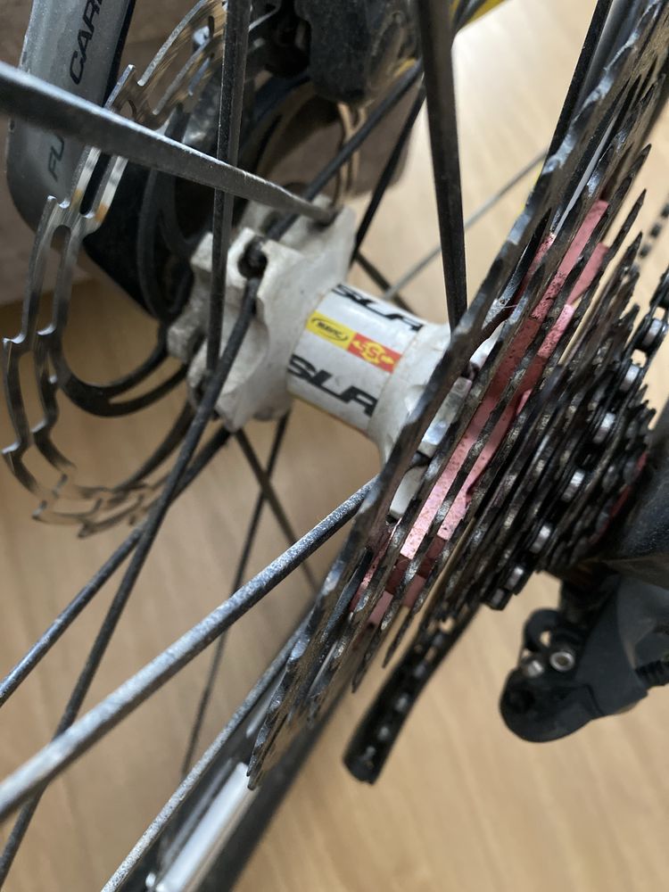 Bicicleta FOCUS raven 29 em carbono