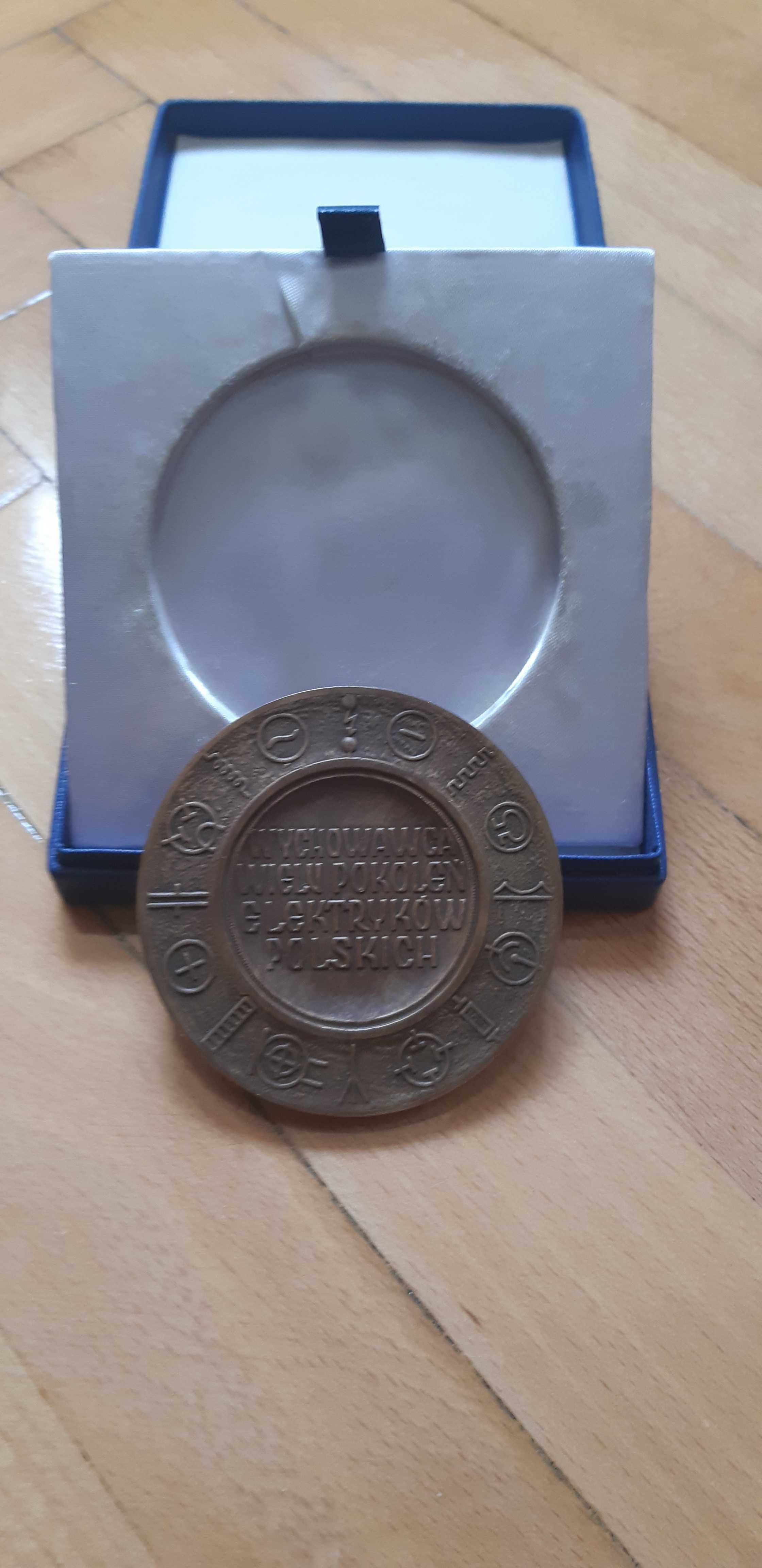 medal  prezes Stowarzyszenia elektryków Polskich Mieczysław Pożarski