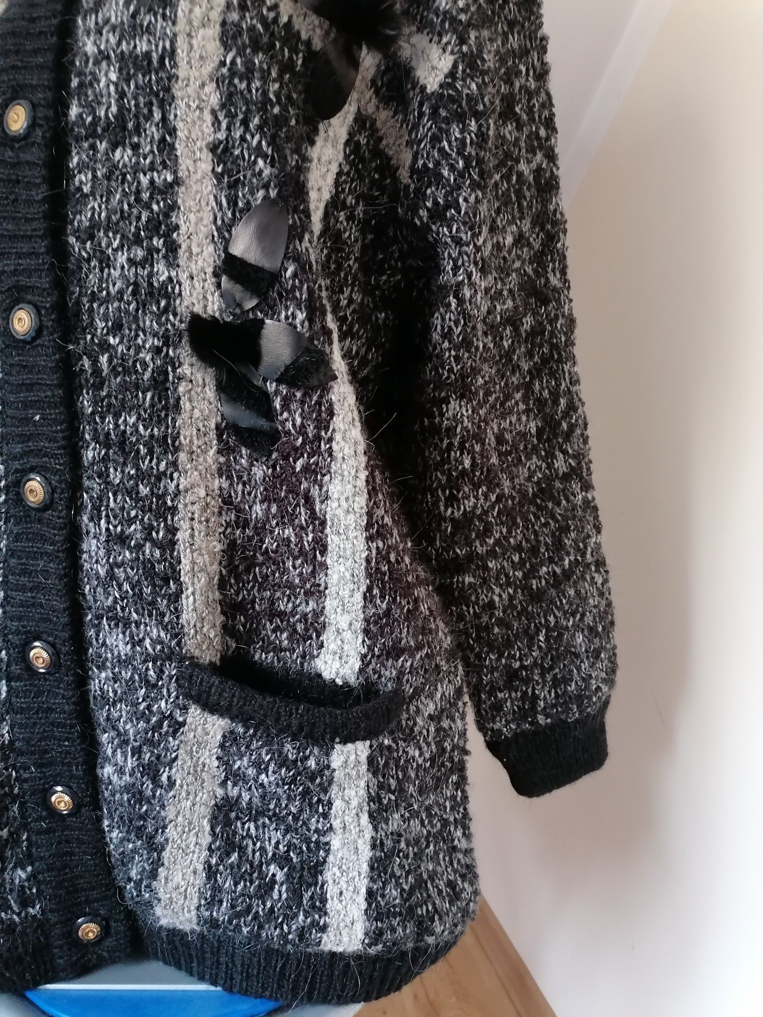 Wełniana kurtka sweter na guziki vintage lata 80 90 ma na podszewce