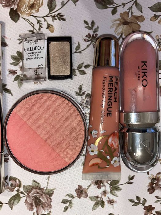 Косметика блиск, олівці, румяни