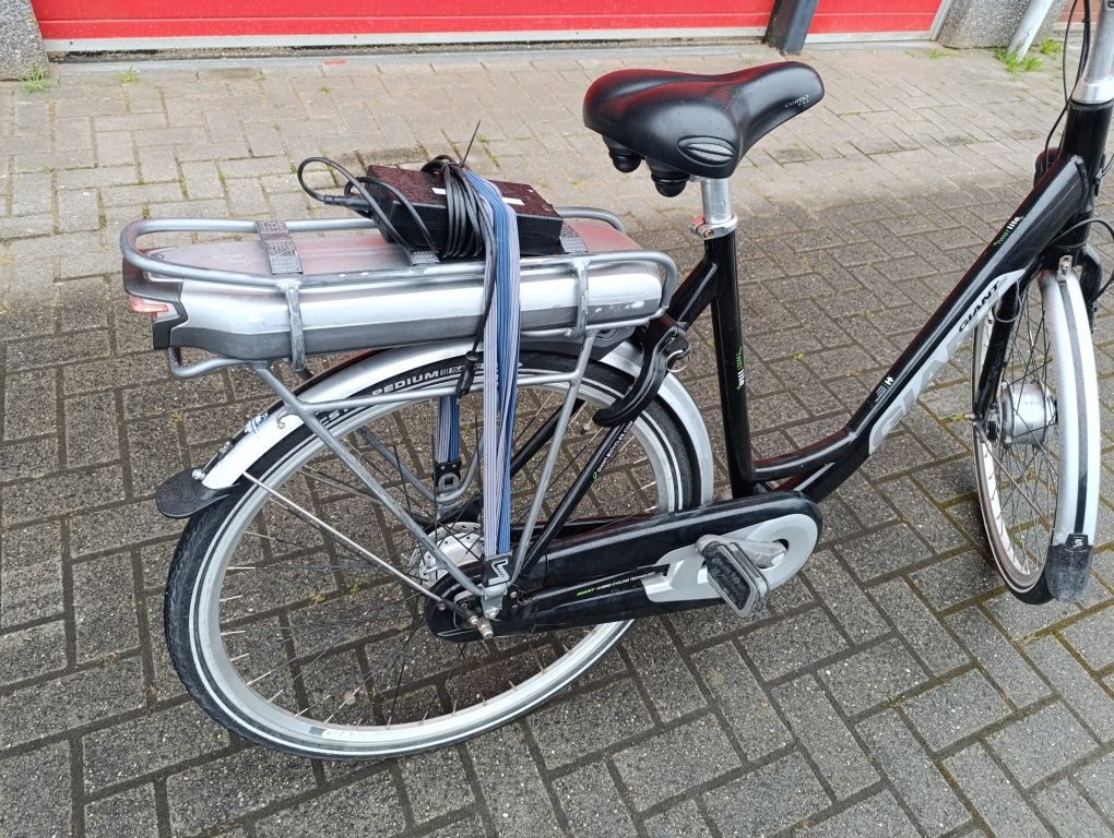 Rower elektryczny holenderski Giant