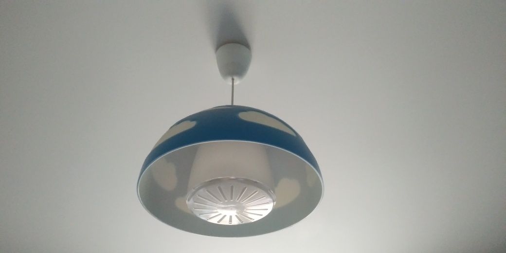 Lampa wisząca dziecięca chmurki