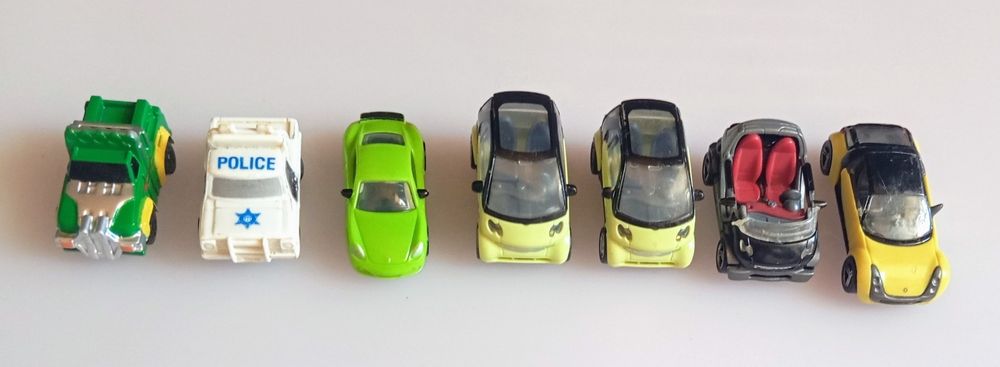 Carrinhos e barcos miniatura de plástico Kinder , Estrela e outros ant