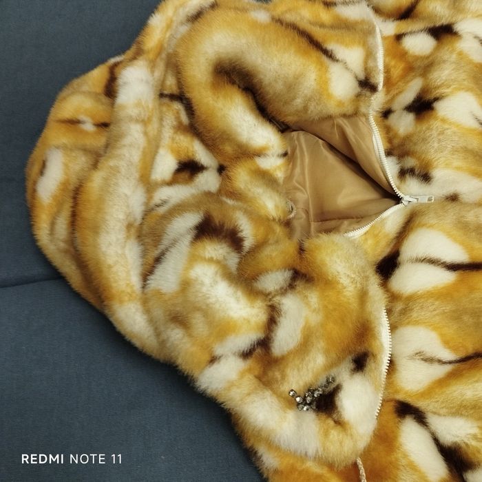 Шуба Штучна, з капюшоном,яскрава