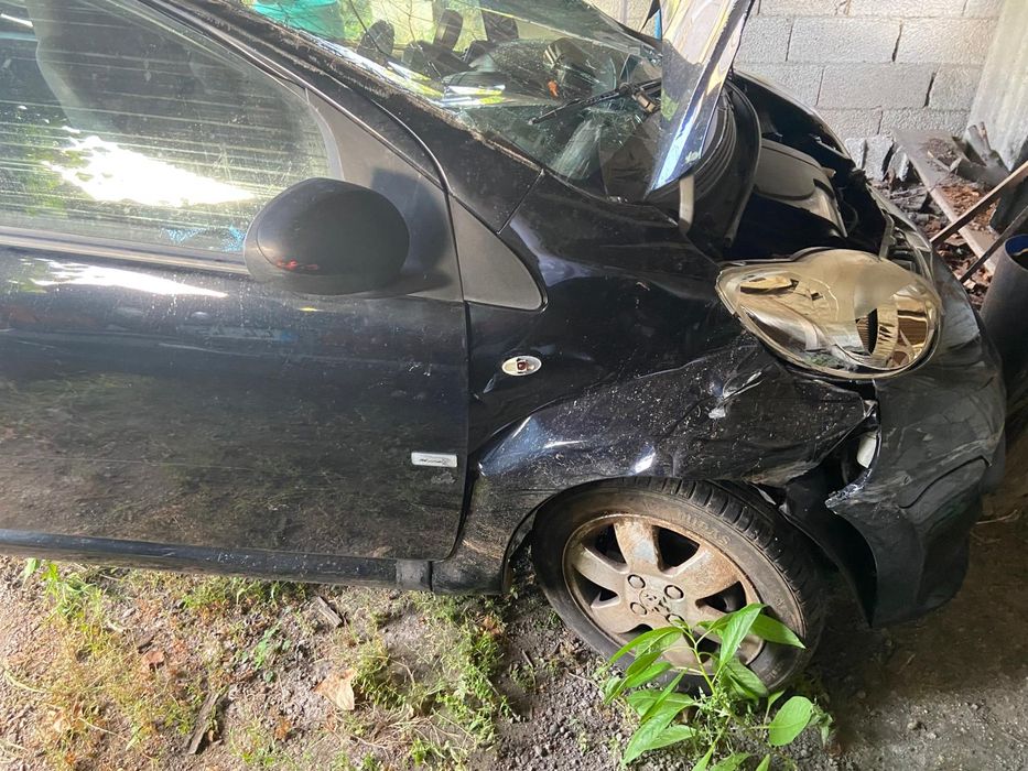 Carro Peugeot acidentado