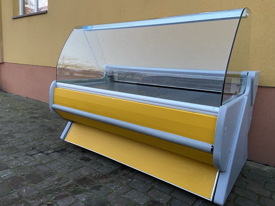 Холодильна вітрина Польща