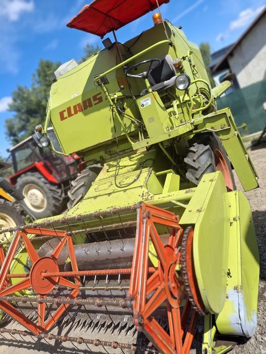 Kombajn zbożowy Claas compact 30