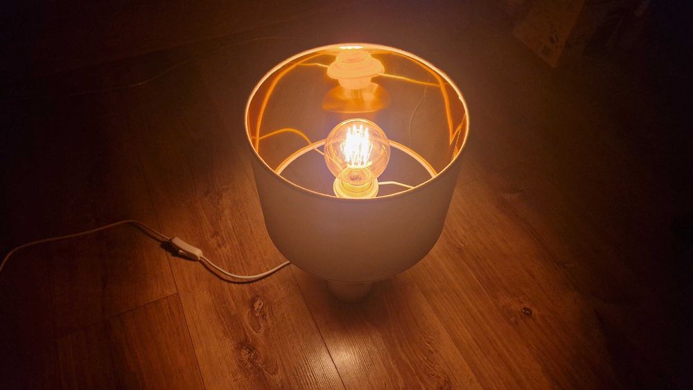 Lampka nocna biało-złota, 2 sztuki w bardzo dobrym stanie, 40zł/szt