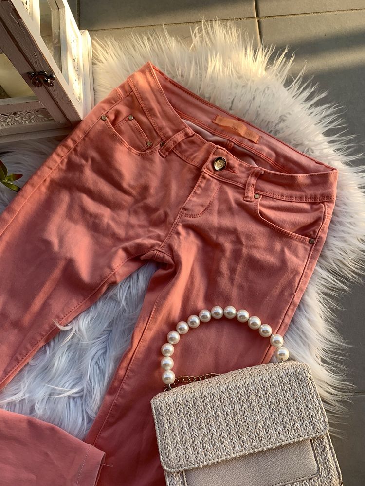 Koralowe spodnie skinny (S)