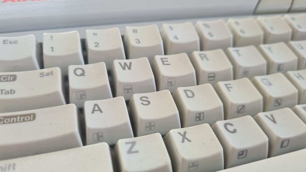 Sprawny i kompletny komputer Atari 65 XE + XC12