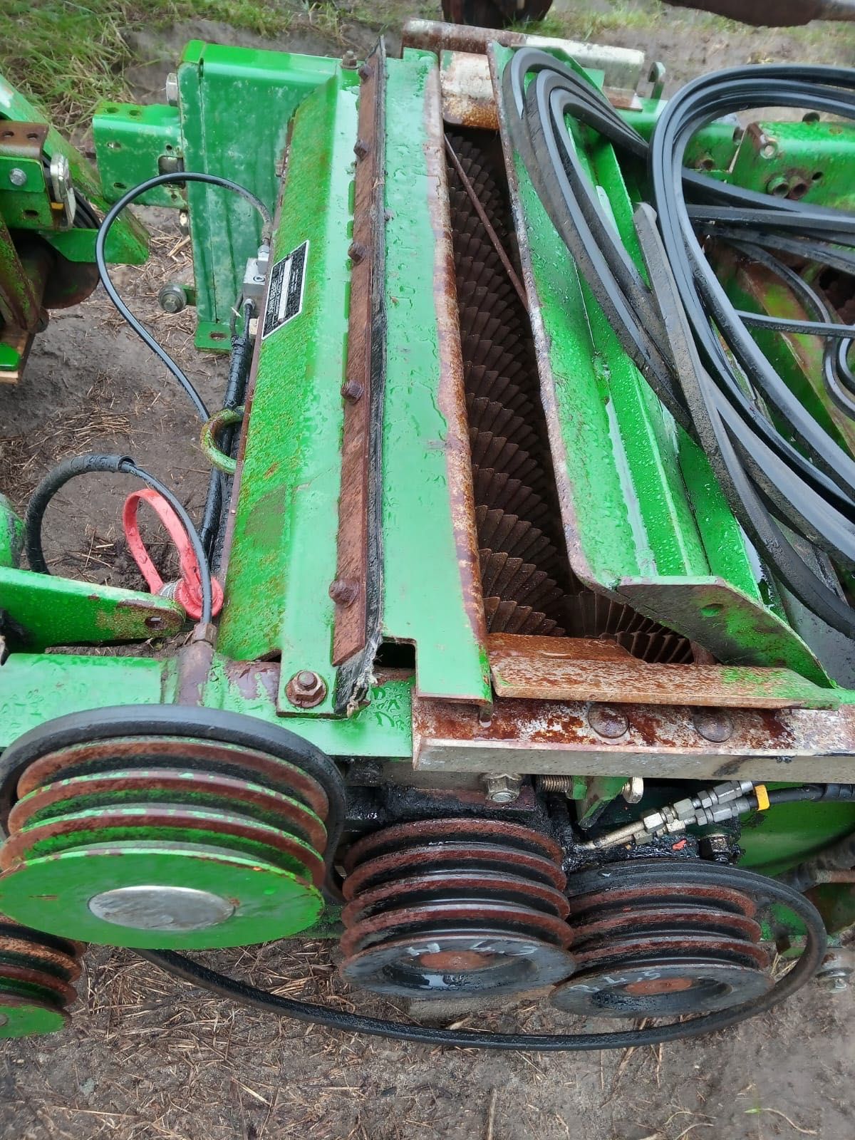 Gniotownik ziarna John Deere 7700, 6750