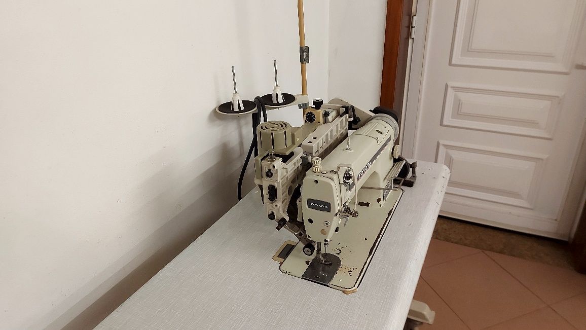 Máquina costura ponto corrido com puller