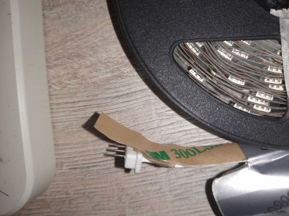 Taśma LED RGB 12V 5 m + Zestaw Akcesoriów – Pilot, Sterownik, Zasilacz