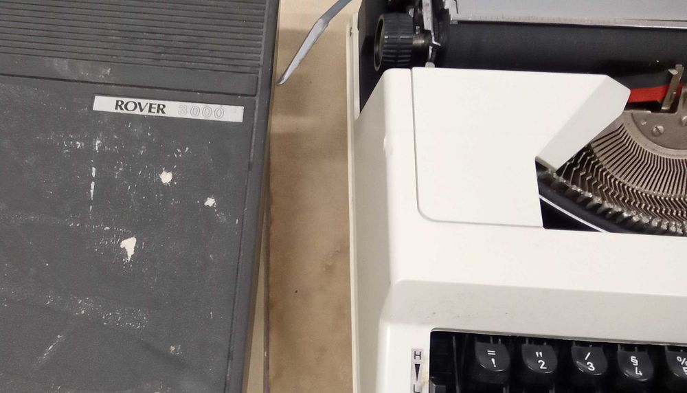 Maquina de escrever Rover 3000