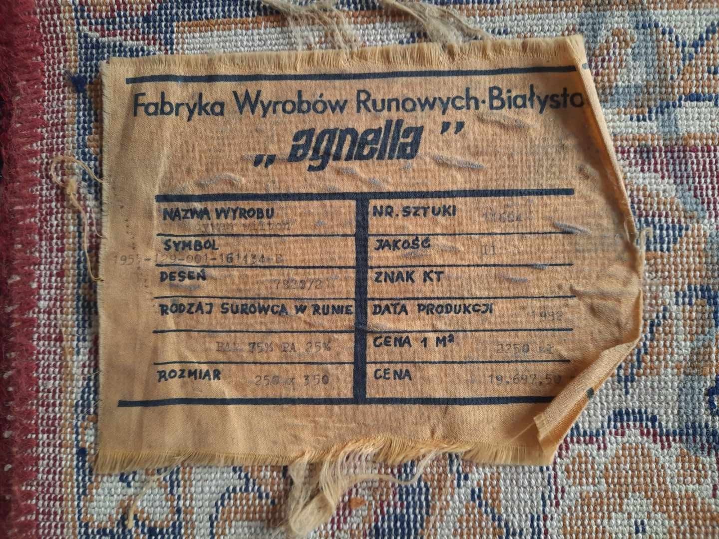 Wełniany dywan "Angella" z 1992 roku
