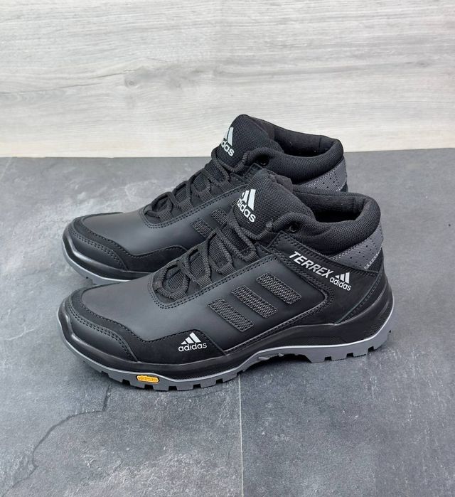 Чоловічі Зимові Шкіряні Кросівки Adidas Terrex з Хутром