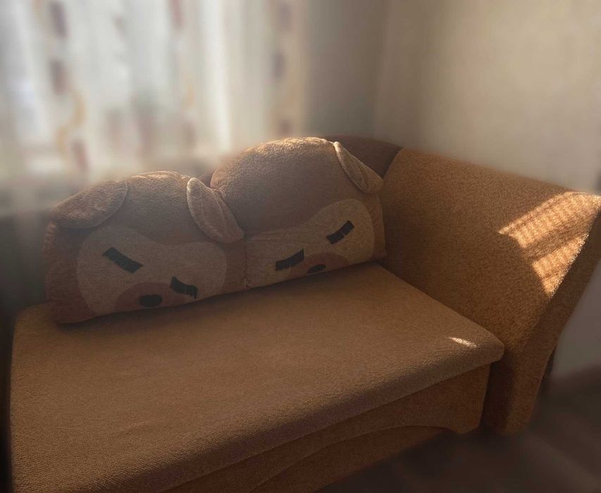 Диван в детскую или гостинную