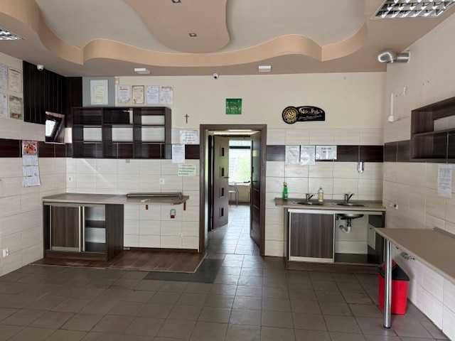 Lokal 60 m2 do wynajęcia w ciągu handlowym na Gołębiowie